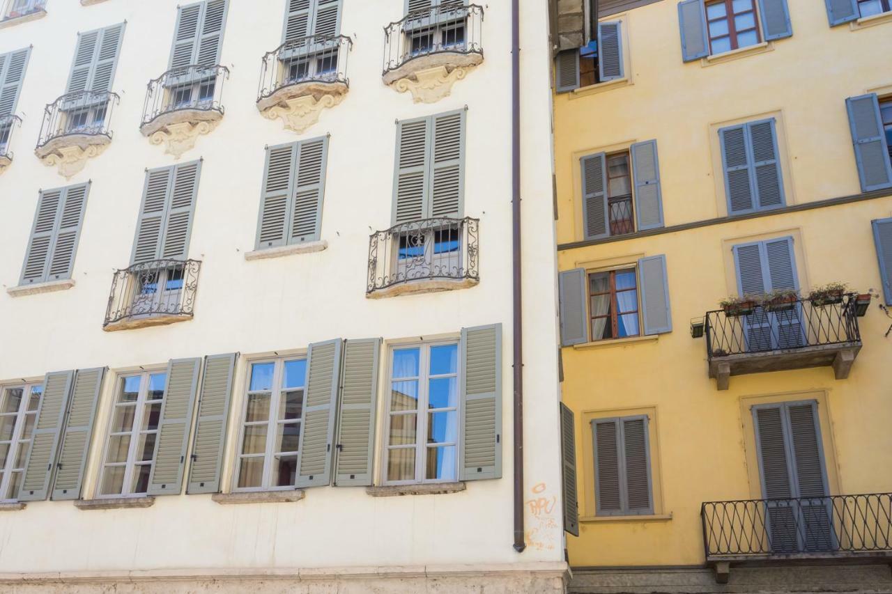 Cosy Apartment 2 Minutes From Duomo Milan Exterior photo
