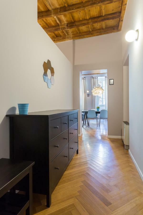 Cosy Apartment 2 Minutes From Duomo Milan Exterior photo
