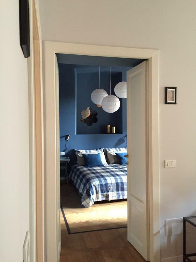 Cosy Apartment 2 Minutes From Duomo Milan Exterior photo