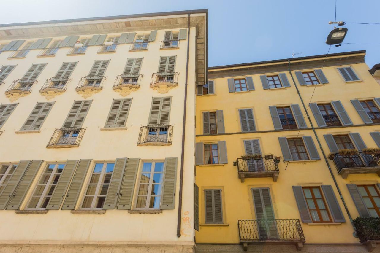Cosy Apartment 2 Minutes From Duomo Milan Exterior photo