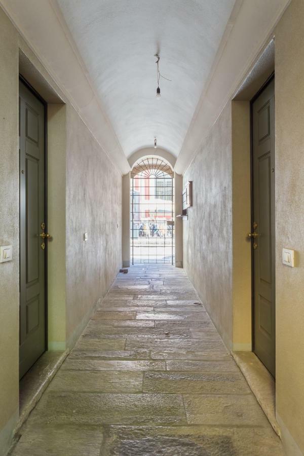 Cosy Apartment 2 Minutes From Duomo Milan Exterior photo