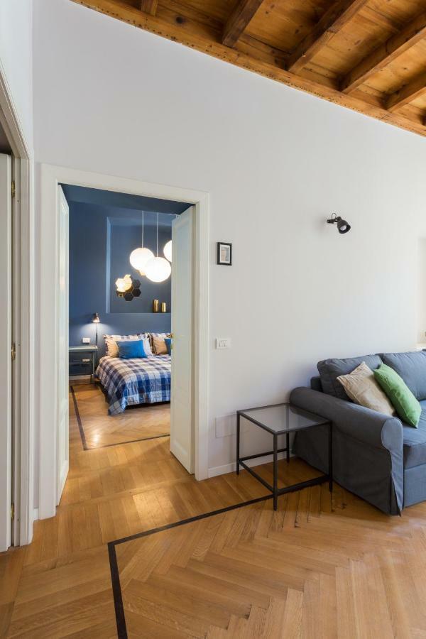 Cosy Apartment 2 Minutes From Duomo Milan Exterior photo