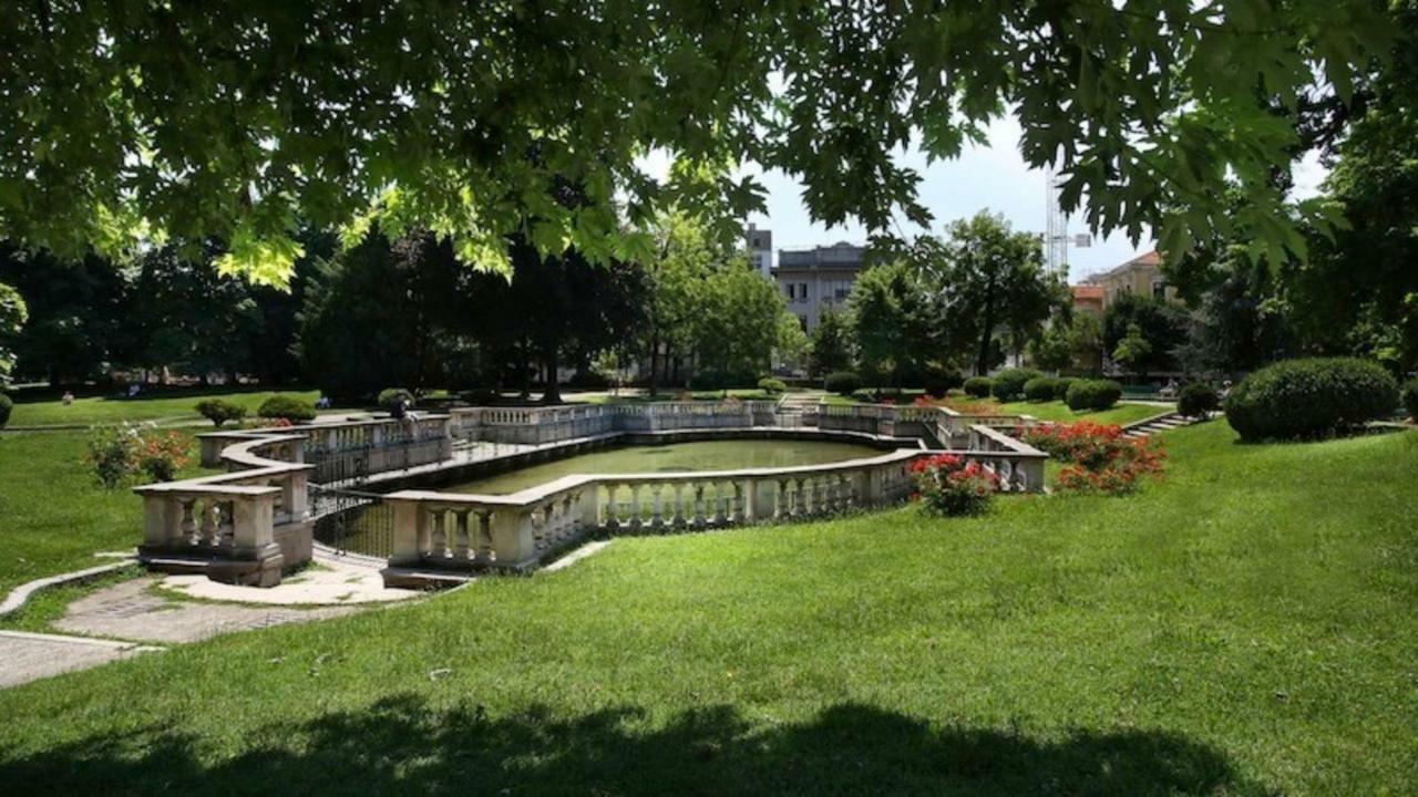 Cosy Apartment 2 Minutes From Duomo Milan Exterior photo