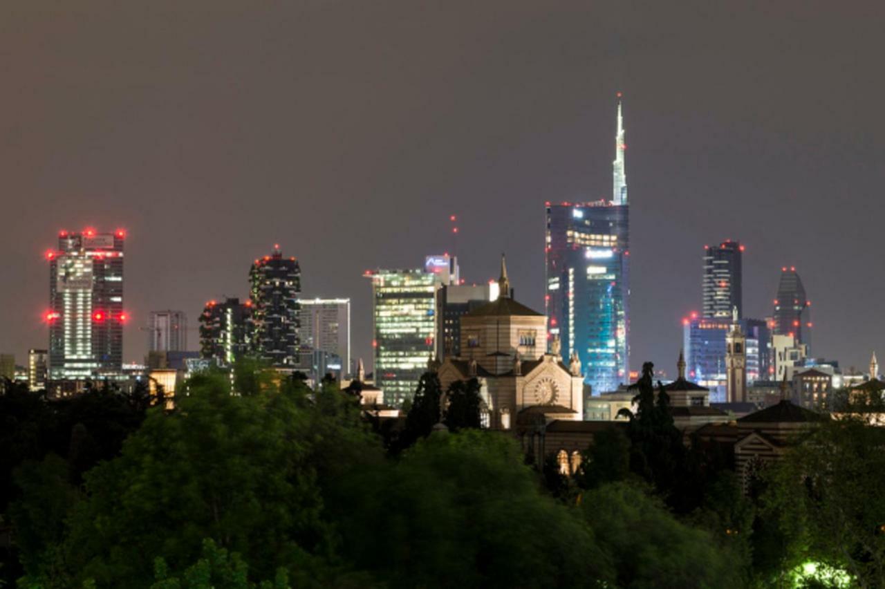 Cosy Apartment 2 Minutes From Duomo Milan Exterior photo